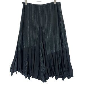 handkerchief hem  boho stripped  dark grey & black  zipper size lg  Terra Nostra